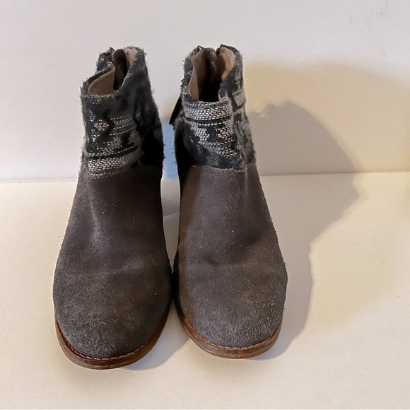 Tom’s Leila Aztec Gray Suede Tribal Southwestern Tassel Booties - Picture 2 of 6